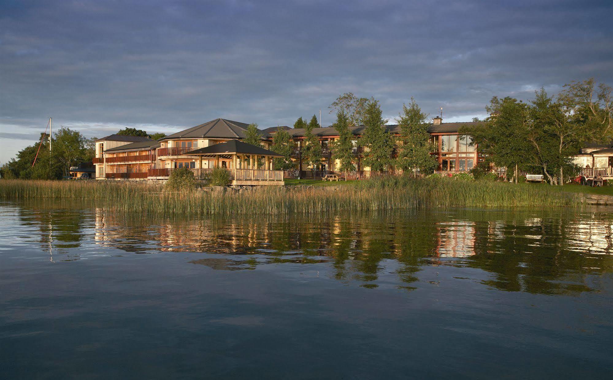 Wineport Lodge กลาสซัน ภายนอก รูปภาพ